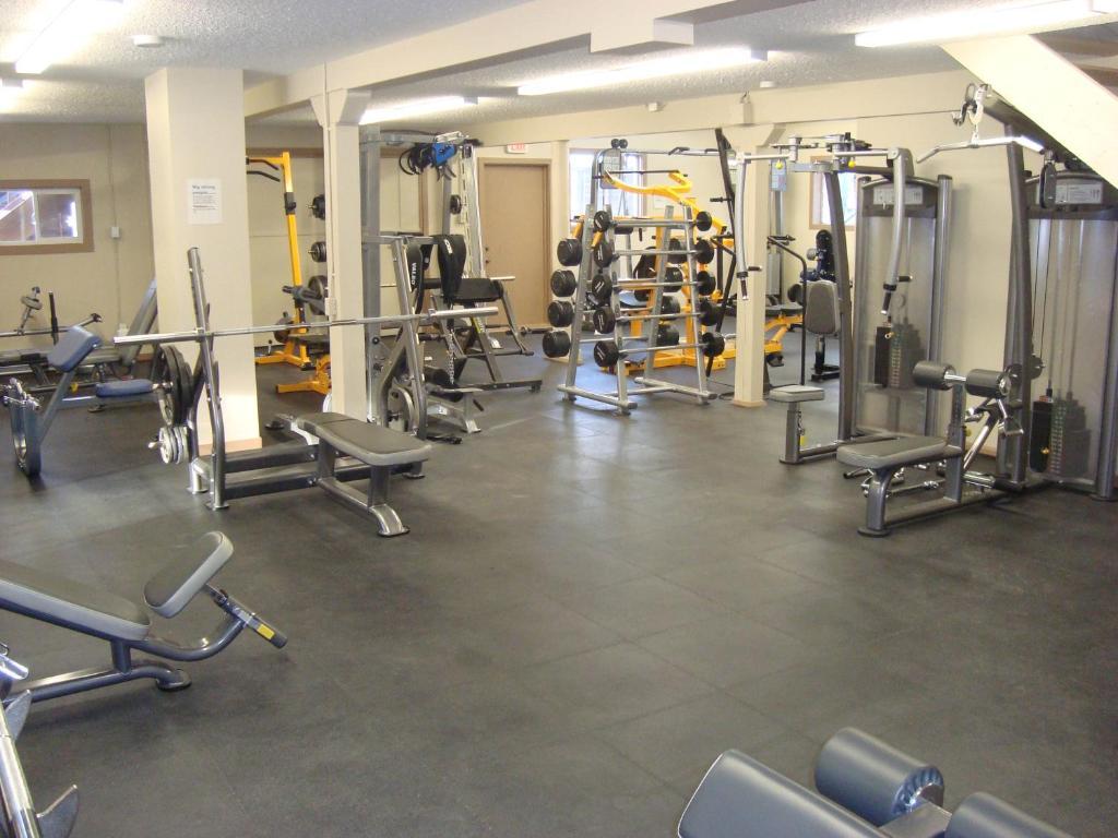 Ypc Fitness & Accomodations Invermere Bagian luar foto