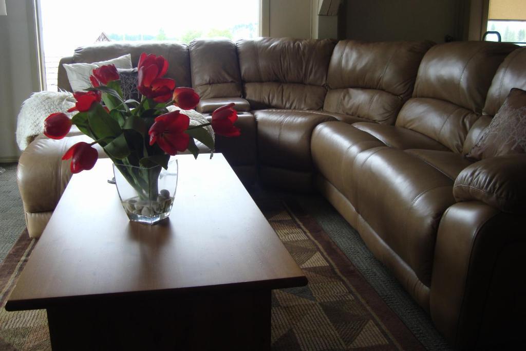 Ypc Fitness & Accomodations Invermere Bagian luar foto