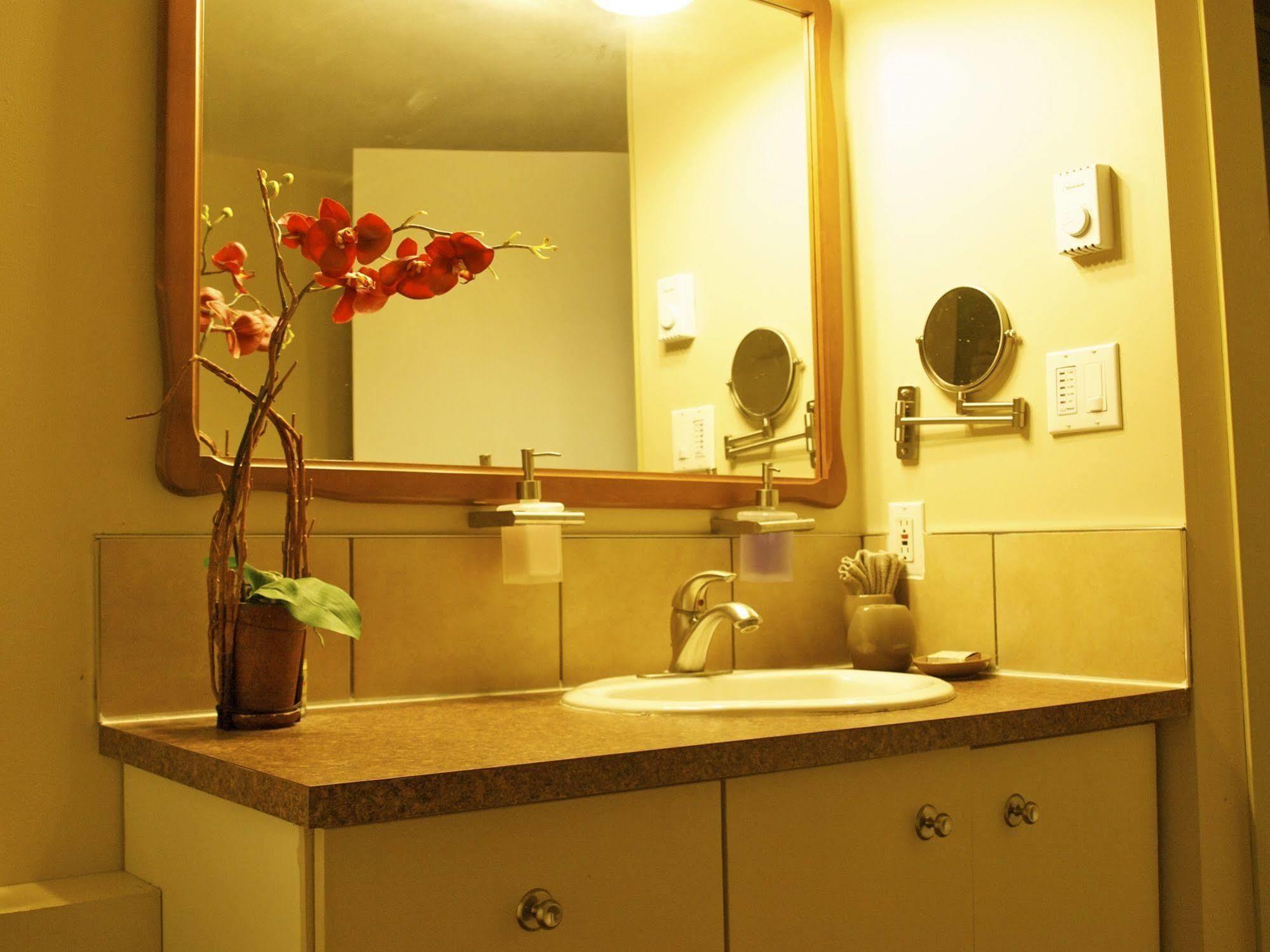 Ypc Fitness & Accomodations Invermere Bagian luar foto