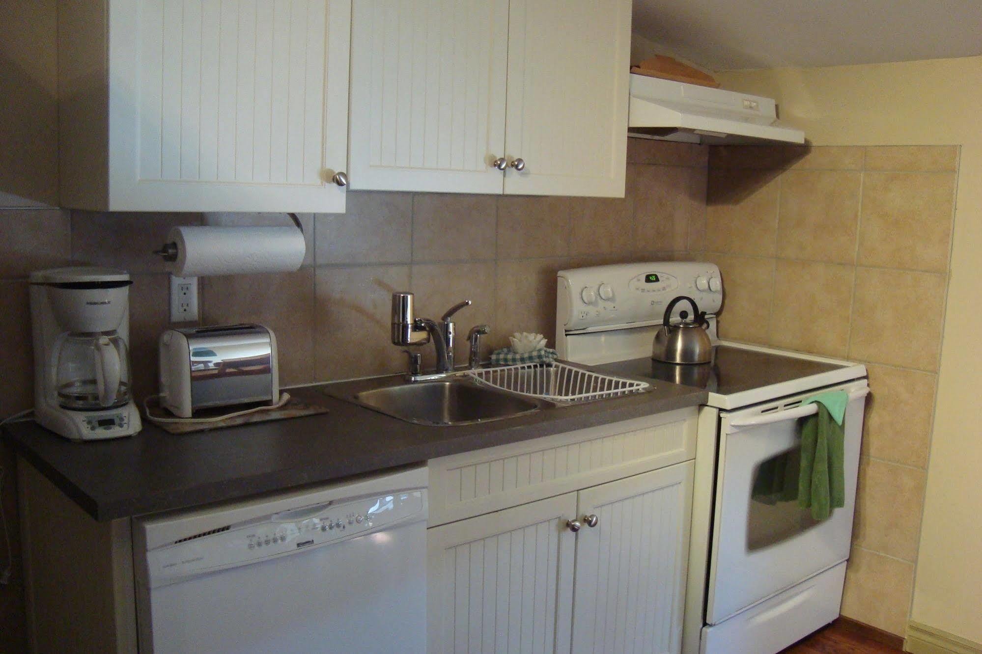 Ypc Fitness & Accomodations Invermere Bagian luar foto