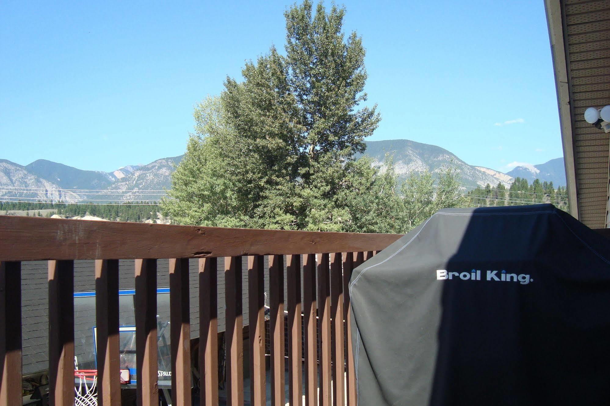 Ypc Fitness & Accomodations Invermere Bagian luar foto